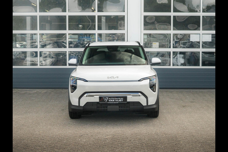 Kia EV3 Plus 81.4 kWh l Direct leverbaar l Stoel Stuurwielverwarming l Dode hoek assistent l Privatelease vanaf € 572,00