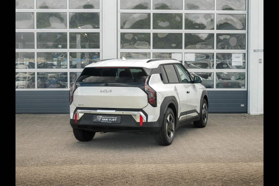 Kia EV3 Plus 81.4 kWh l Direct leverbaar l Stoel Stuurwielverwarming l Dode hoek assistent l Privatelease vanaf € 572,00