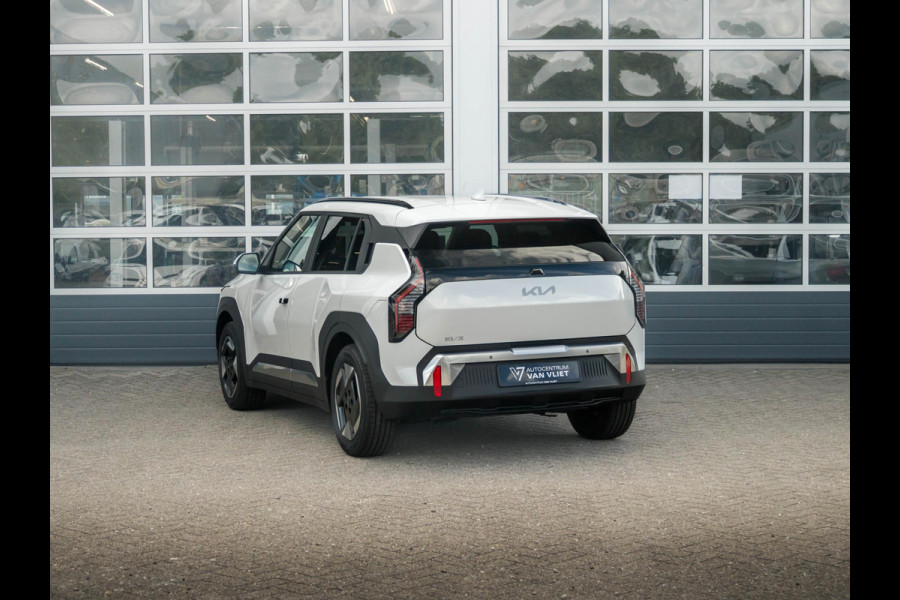 Kia EV3 Plus 81.4 kWh l Direct leverbaar l Stoel Stuurwielverwarming l Dode hoek assistent l Privatelease vanaf € 572,00