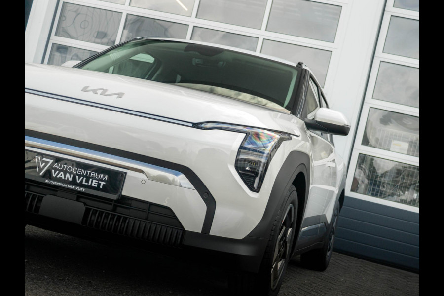 Kia EV3 Plus 81.4 kWh l Direct leverbaar l Stoel Stuurwielverwarming l Dode hoek assistent l Privatelease vanaf € 572,00