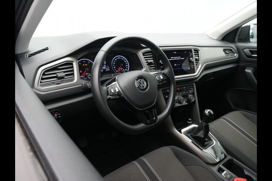 Volkswagen T-Roc 1.0 TSI 115pk Style Navigatie Pdc Acc Clima 329