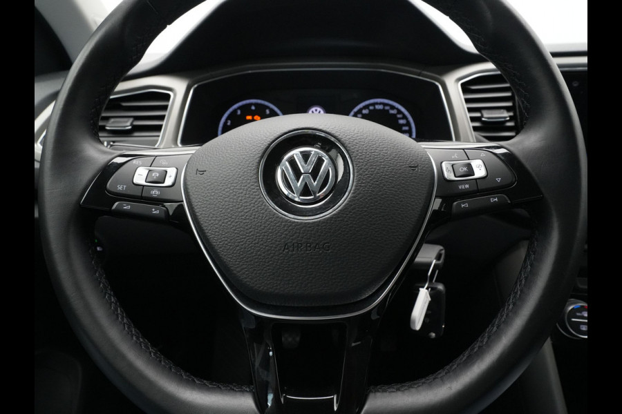Volkswagen T-Roc 1.0 TSI 115pk Style Navigatie Pdc Acc Clima 329