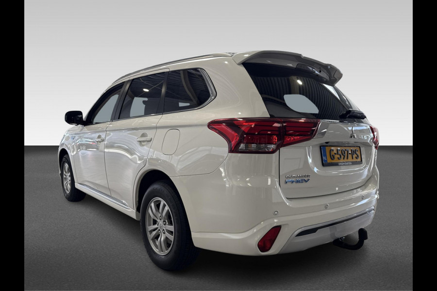 Mitsubishi Outlander 2.4 PHEV Pure | Apple Carplay/Android Auto | trekhaak