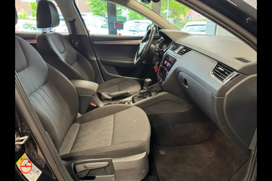 Škoda Octavia Combi 1.0 TSI Greentech Ambition Business AUTOMAAT / CRUISE / NAVI / PARKEERSENSOREN