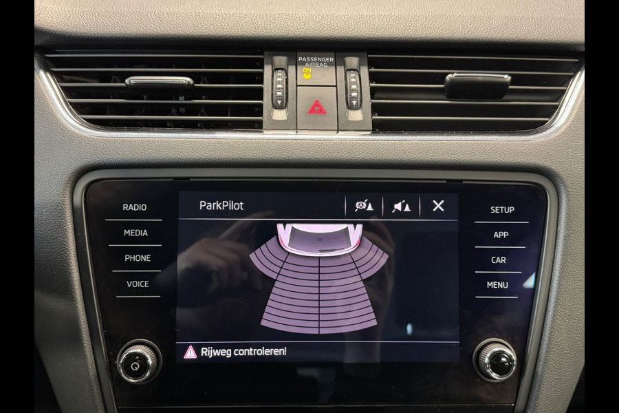 Škoda Octavia Combi 1.0 TSI Greentech Ambition Business AUTOMAAT / CRUISE / NAVI / PARKEERSENSOREN