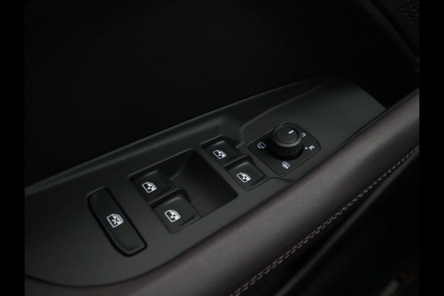CUPRA Terramar 1.5 TSI e-Hybrid 272pk VZ Performance Panorama Memory 360 Camera Stuurverwarming 287