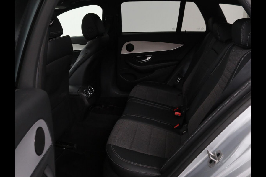 Mercedes-Benz E-Klasse 300de Avantgarde | Schuifdak | Stoelverwarming | Carplay | Sfeerverlichting | Trekhaak | 360 camera | Navigatie | Full LED