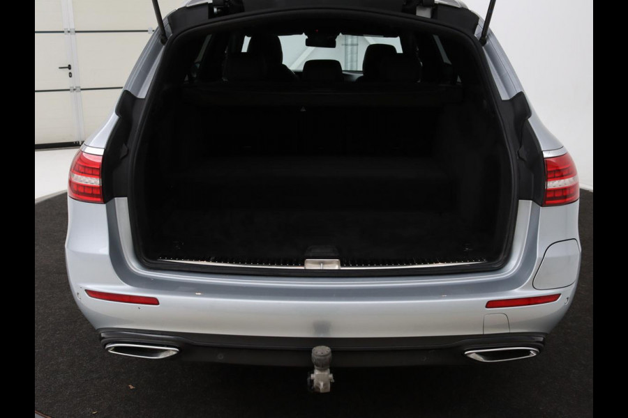 Mercedes-Benz E-Klasse 300de Avantgarde | Schuifdak | Stoelverwarming | Carplay | Sfeerverlichting | Trekhaak | 360 camera | Navigatie | Full LED