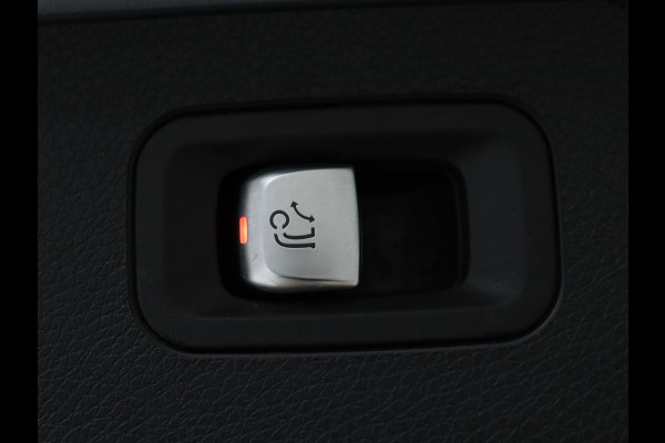 Mercedes-Benz E-Klasse 300de Avantgarde | Schuifdak | Stoelverwarming | Carplay | Sfeerverlichting | Trekhaak | 360 camera | Navigatie | Full LED