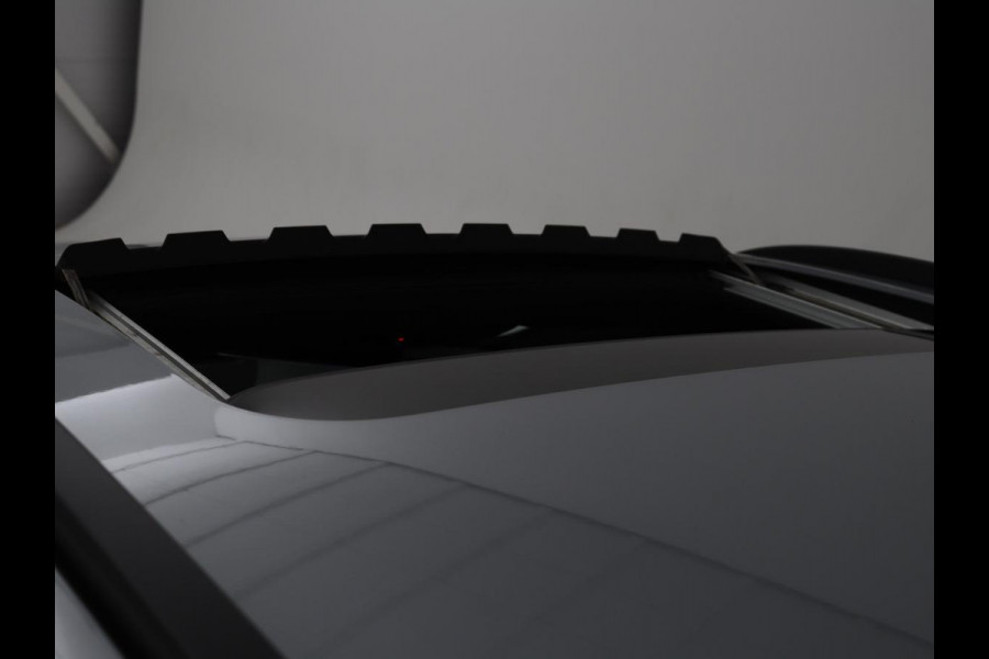 Mercedes-Benz E-Klasse 300de Avantgarde | Schuifdak | Stoelverwarming | Carplay | Sfeerverlichting | Trekhaak | 360 camera | Navigatie | Full LED