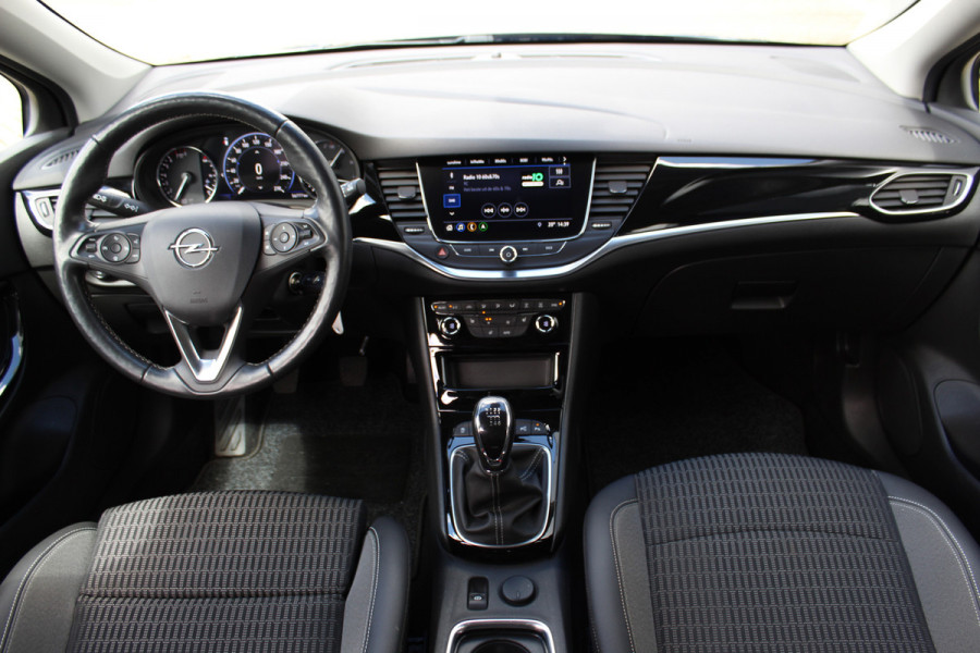 Opel Astra Sports Tourer 1.2 110pk Elegance Climate control , Camera , Cruise control , Stoel en stuur verwarming Bluetooth , LED dagrijverlichting ,
