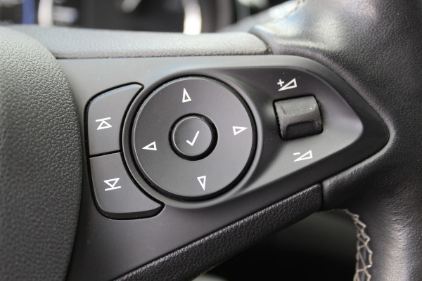 Opel Astra Sports Tourer 1.2 110pk Elegance Climate control , Camera , Cruise control , Stoel en stuur verwarming Bluetooth , LED dagrijverlichting ,