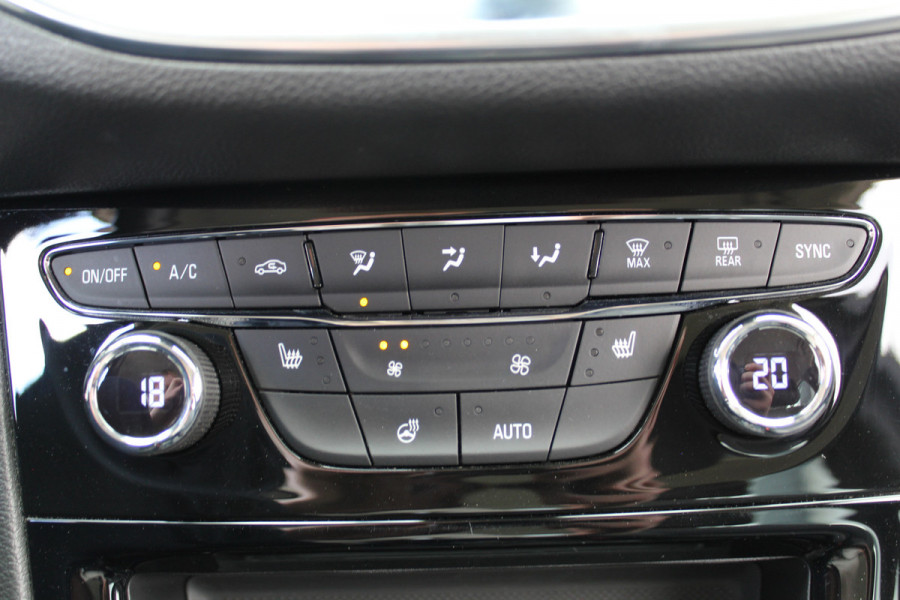 Opel Astra Sports Tourer 1.2 110pk Elegance Climate control , Camera , Cruise control , Stoel en stuur verwarming Bluetooth , LED dagrijverlichting ,