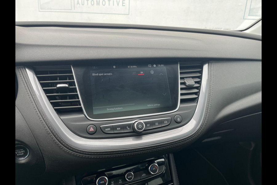 Opel Grandland X 1.2 Turbo Innovation NL AUTO | CAMERA | TREKHAAK | ! 2DE PINKSTERDAG GEOPEND VAN 10:00 UUR T/M 17:00 UUR