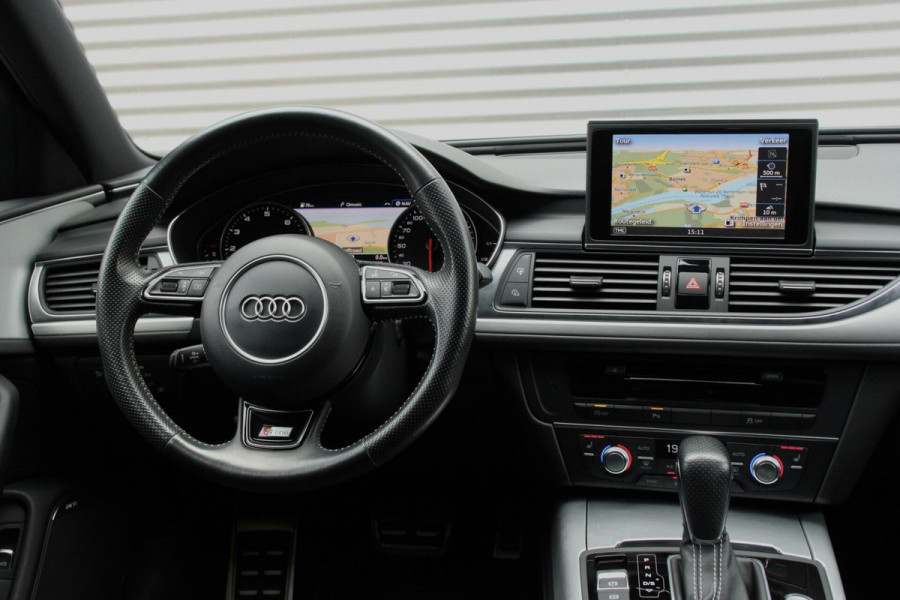 Audi A6 Avant 2.0 TFSI quattro 3x S Line 252 PK |Pano-dak | CarPlay | Black Optic | LED-Matrix | Stoelverwarming | Bose | Camera | 20 "