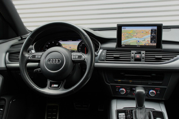 Audi A6 Avant 2.0 TFSI quattro 3x S Line 252 PK |Pano-dak | CarPlay | Black Optic | LED-Matrix | Stoelverwarming | Bose | Camera | 20 "