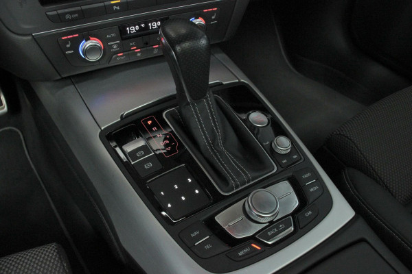 Audi A6 Avant 2.0 TFSI quattro 3x S Line 252 PK |Pano-dak | CarPlay | Black Optic | LED-Matrix | Stoelverwarming | Bose | Camera | 20 "