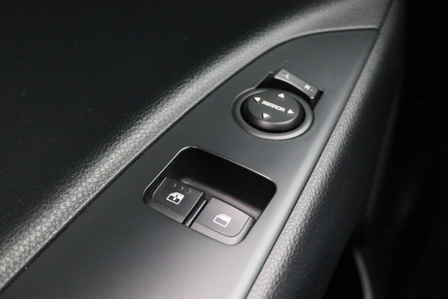 Kia Stonic 1.2 MPi ComfortPlusLine Navigator Camera, Apple Carplay, Navigatie, Cruise, DAB, PDC