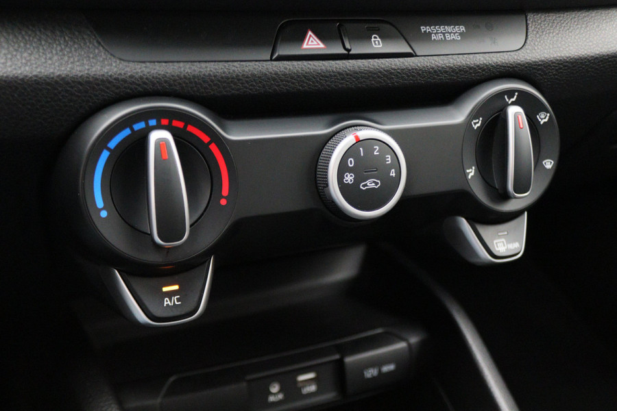 Kia Stonic 1.2 MPi ComfortPlusLine Navigator Camera, Apple Carplay, Navigatie, Cruise, DAB, PDC