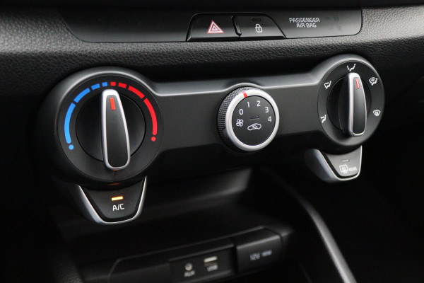 Kia Stonic 1.2 MPi ComfortPlusLine Navigator Camera, Apple Carplay, Navigatie, Cruise, DAB, PDC
