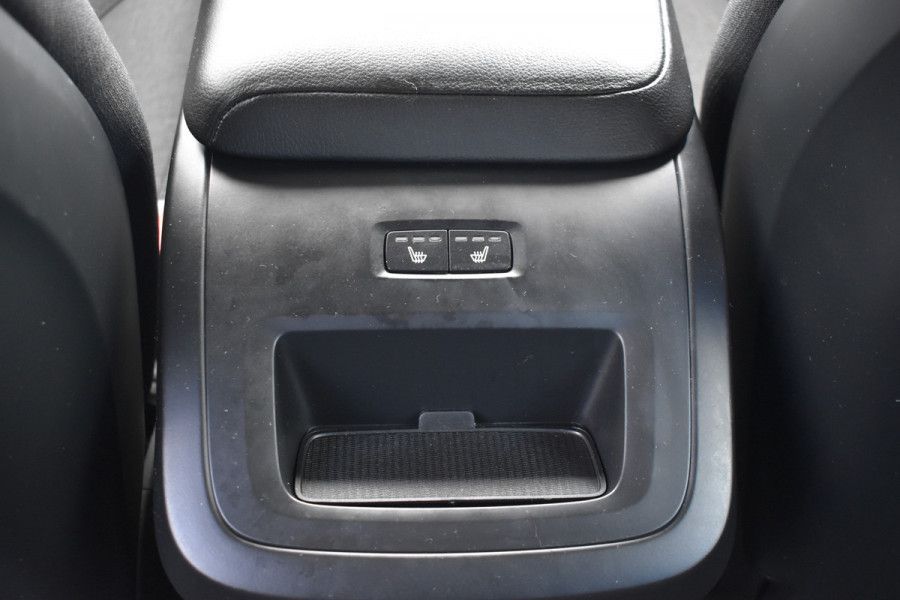 Volvo V60 B3 177PK Automaat Business Pro | ACC | Camera | 18"LMV | Stoelverwarming | Stuurverwarming