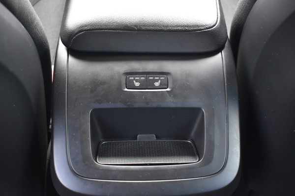 Volvo V60 B3 177PK Automaat Business Pro | ACC | Camera | 18"LMV | Stoelverwarming | Stuurverwarming