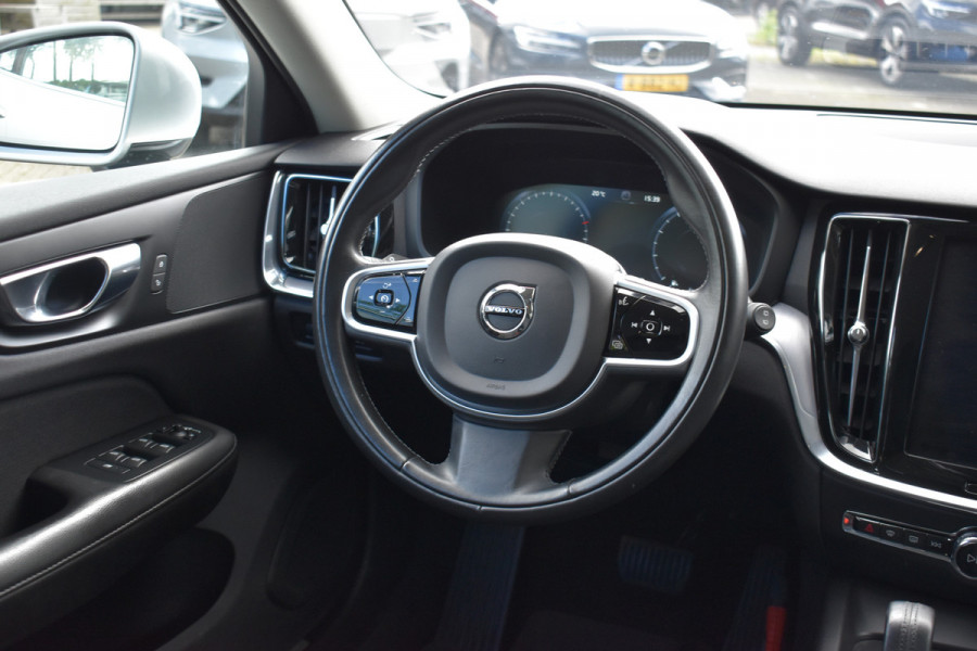 Volvo V60 B3 177PK Automaat Business Pro | ACC | Camera | 18"LMV | Stoelverwarming | Stuurverwarming