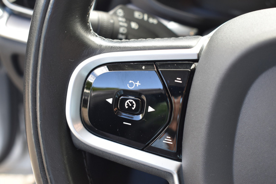 Volvo V60 B3 177PK Automaat Business Pro | ACC | Camera | 18"LMV | Stoelverwarming | Stuurverwarming