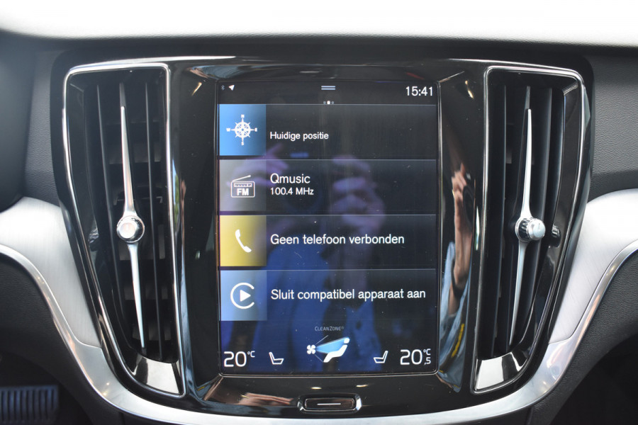 Volvo V60 B3 177PK Automaat Business Pro | ACC | Camera | 18"LMV | Stoelverwarming | Stuurverwarming