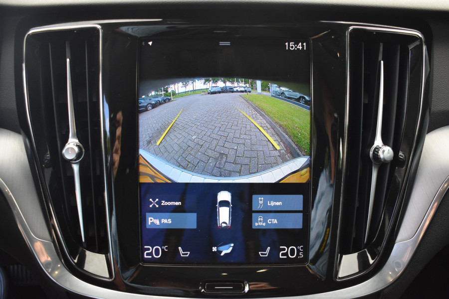 Volvo V60 B3 177PK Automaat Business Pro | ACC | Camera | 18"LMV | Stoelverwarming | Stuurverwarming