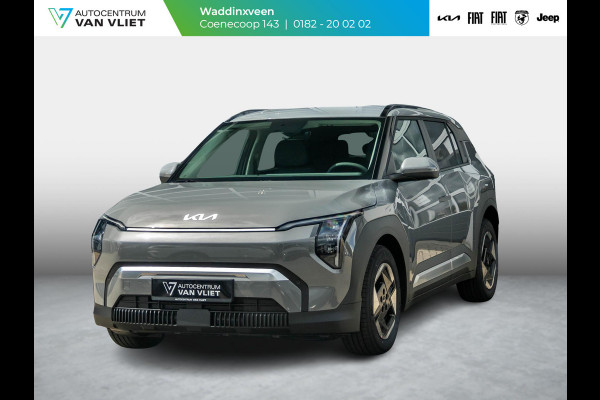 Kia EV3 Plus 58.3 kWh ANWB Private Lease v.a. € 469,- | Snelle Levering | Navi | 17" | Adapt. Cruise | Clima | PDC | Dakrails | Stoel&Stuurverw. | Priv Glass | BSM | Private Lease € 516,- Actie !