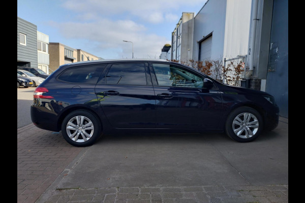 Peugeot 308 SW 1.2 PureTech Blue Lease Executive panorama