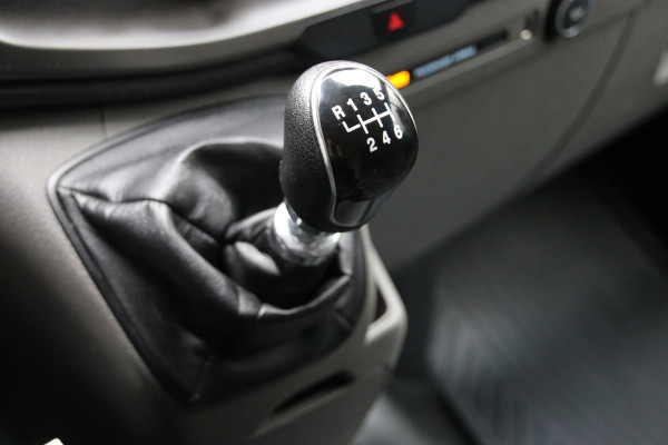 Ford Transit Custom 340 2.0 TDCI 190PK L2H1 | L+R Schuifdeur | Navigatie | Blind Spot | CarPlay | Camera | Standkachel | Trekhaak | 3-Zitter | Nieuwe APK | Onderhoudsbeurt