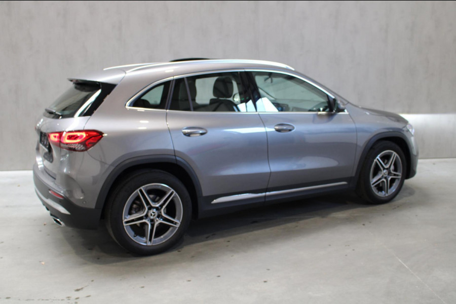 Mercedes-Benz GLA 200 AMG Line Panorama/Camera/Carplay Rijklaar incl Bovag garantie