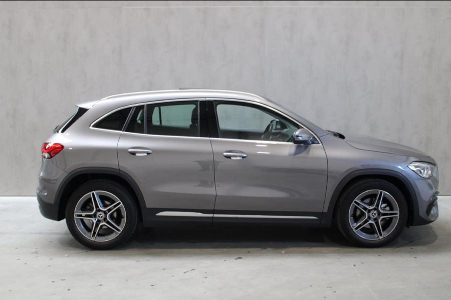 Mercedes-Benz GLA 200 AMG Line Panorama/Camera/Carplay Rijklaar incl Bovag garantie
