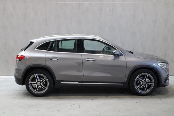 Mercedes-Benz GLA 200 AMG Line Panorama/Camera/Carplay Rijklaar incl Bovag garantie