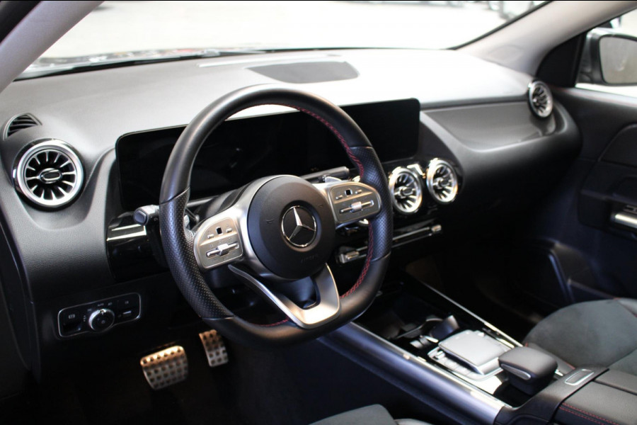 Mercedes-Benz GLA 200 AMG Line Panorama/Camera/Carplay Rijklaar incl Bovag garantie