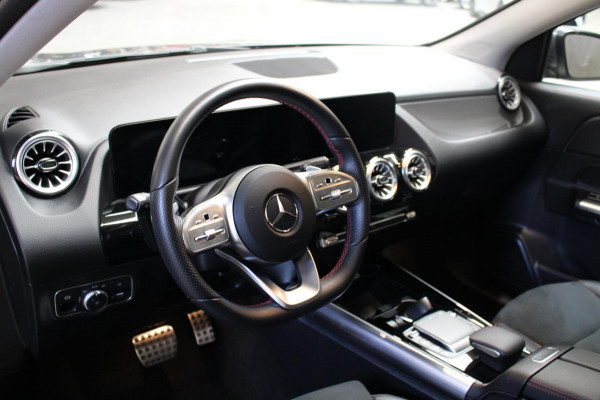 Mercedes-Benz GLA 200 AMG Line Panorama/Camera/Carplay Rijklaar incl Bovag garantie