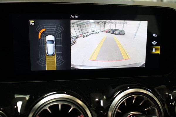 Mercedes-Benz GLA 200 AMG Line Panorama/Camera/Carplay Rijklaar incl Bovag garantie