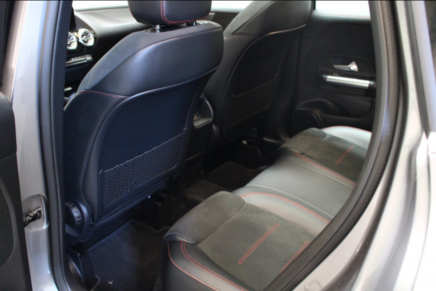 Mercedes-Benz GLA 200 AMG Line Panorama/Camera/Carplay Rijklaar incl Bovag garantie