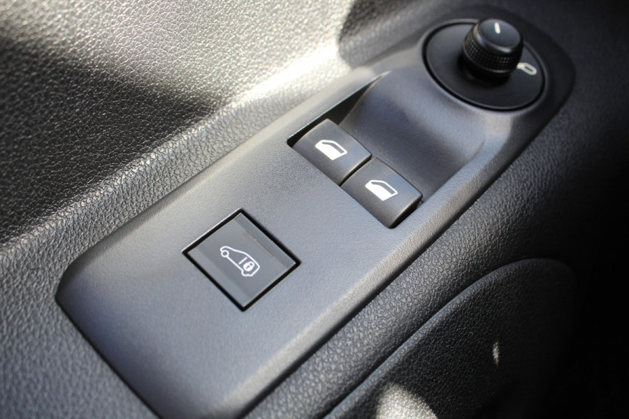 Citroën Berlingo 1.6 BlueHDI Club Cruise Control, Navigatie, Trekhaak, Airco, Stuurwielbediening, Elektronische Handrem