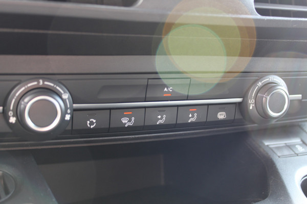 Citroën Berlingo 1.6 BlueHDI Club Cruise Control, Navigatie, Trekhaak, Airco, Stuurwielbediening, Elektronische Handrem