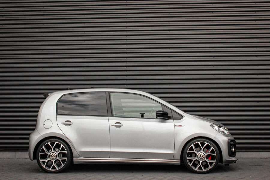 Volkswagen up! 1.0 TSI GTI PANO-DAK / VERLAAGD / 17'' WHEELS / BEATS / CAMERA / CLIMATE / STOELVERWARMING