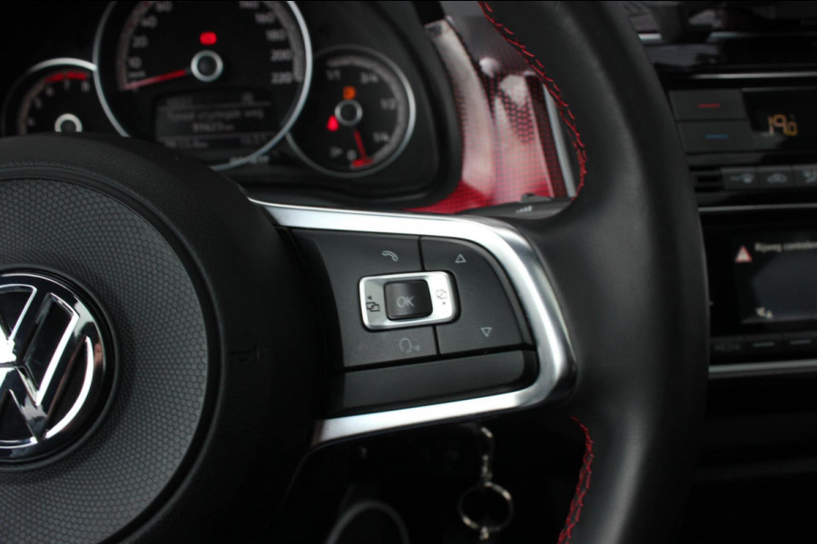 Volkswagen up! 1.0 TSI GTI PANO-DAK / VERLAAGD / 17'' WHEELS / BEATS / CAMERA / CLIMATE / STOELVERWARMING