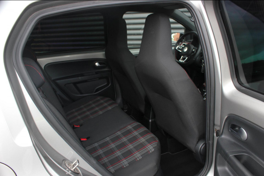 Volkswagen up! 1.0 TSI GTI PANO-DAK / VERLAAGD / 17'' WHEELS / BEATS / CAMERA / CLIMATE / STOELVERWARMING