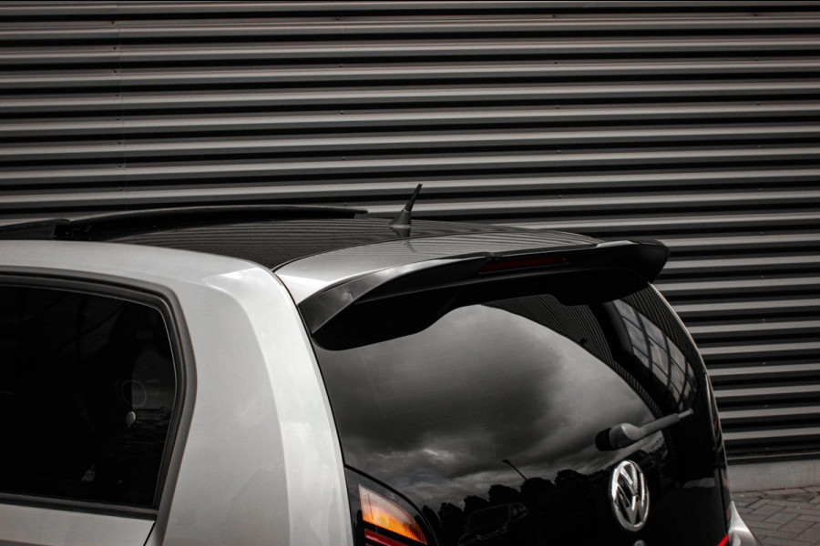 Volkswagen up! 1.0 TSI GTI PANO-DAK / VERLAAGD / 17'' WHEELS / BEATS / CAMERA / CLIMATE / STOELVERWARMING