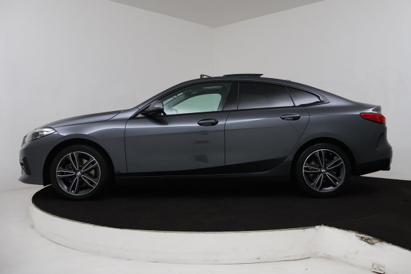 BMW 2 Serie Gran Coupé 218i Executive Edition (PANORAMADAK, ACHTERUITRIJCAMERA, PARKEERSENSOREN, CRUISE, AUTOMAAT)