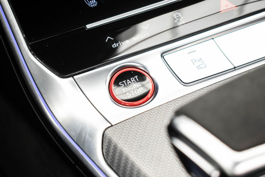 Audi RS6 Avant TFSI quattro |Pano|Dynamic|B&O|Keramisch|HUD|Memory|Ambient|