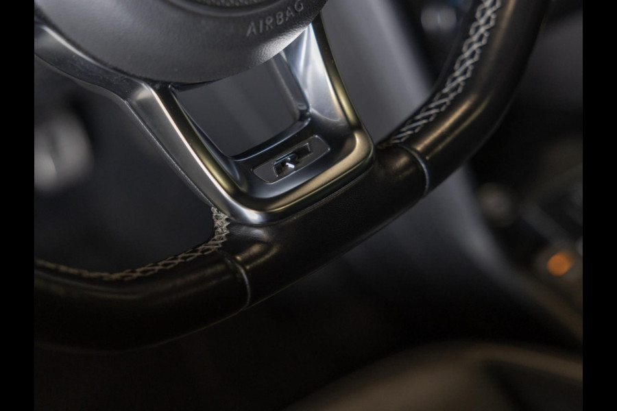 Volkswagen Tiguan 2.0 TSI 4Motion 2x R-line / 220pk / Leder / Pano / Led / Head-up / Virtual Cockpit / 360 camera