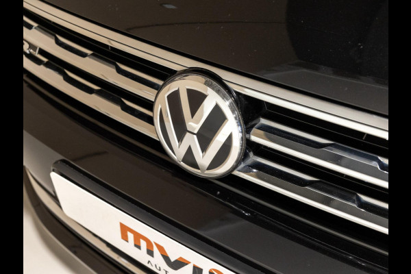 Volkswagen Tiguan 2.0 TSI 4Motion 2x R-line / 220pk / Leder / Pano / Led / Head-up / Virtual Cockpit / 360 camera